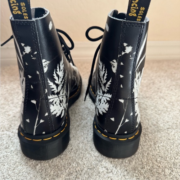 New Dr. Marten Floral Shadow 1460 Lace-Up Boots Size 8 - Picture 12 of 13